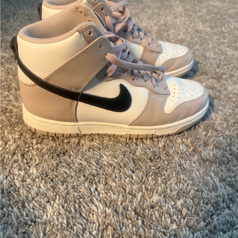 Nike Women's Sneakers in Cream and Black